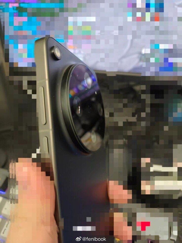 This alleged Oppo Find X9 Ultra may turn out to be fake.