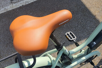 Nice and comfortable saddle of the Touroll B2 e-bike