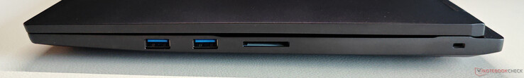 Right: 2x USB-A 3.2 Gen.1 (5 GBit/s), SD card reader, Kensington Nano Saver Lock