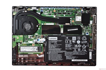 Lenovo ThinkPad L14 Gen 2: Bottom cover removed