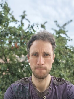 Selfie with the Xiaomi 17T
