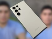 The Samsung Galaxy S23 Ultra's selfie camera was tested against a Google Pixel 7 Pro. (Image source: @edwards_uh - edited)