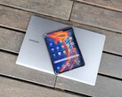 The Galaxy Fold and Galaxy Book S make a great mobile entertainment and productivity combination. (Source: Notebookcheck)