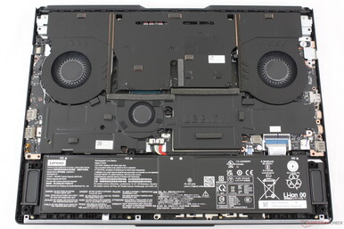 The Legion Pro 7i has three fans and a metal cover