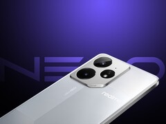 Smartphone battery capacity reaches 7000mAh milestone as manufacturers push battery density limits (Image source: Realme)