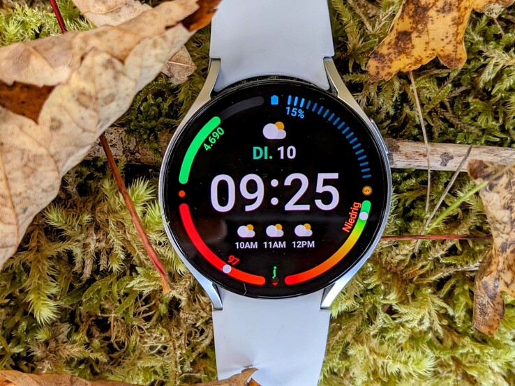 Samsung Galaxy Watch6 44mm LTE Smartwatch in review - Now with exceptional  brightness -  Reviews