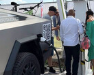 Cybertruck charging speed test hit 405 kW peak rate (Image source: Huntinspeed/X)