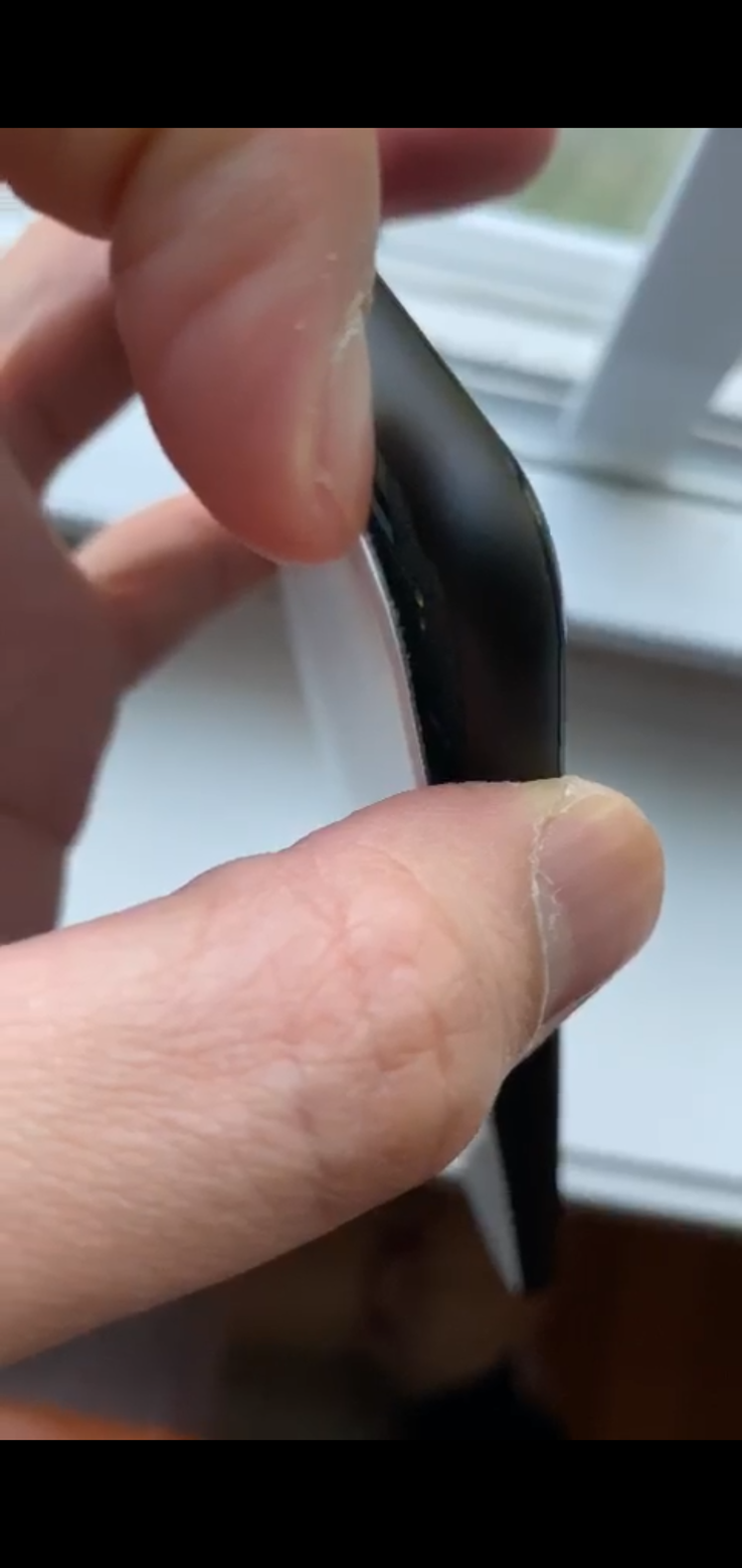 Another photo of a Pixel 4 XL with this new defect. (Source: Google Support)