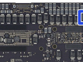 CPU VRMs in the Core i9 MacBook Pro are devoid of any thermal interface. (Source: iFixit / MacRumors)