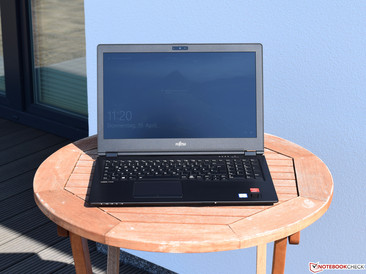 Fujitsu LifeBook U758 in the sun