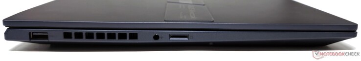 Left: USB 3.2 Gen1 Type-A, 3.5 mm combo audio jack, microSD card slot