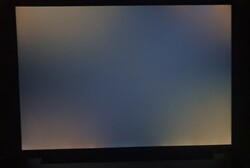 Backlight bleeding and clouding in all the corners (amplified picture)