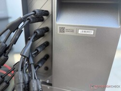 Thanks to 5,000 W of PV input power, many solar panels can be connected to the Solarbank 4 Pro.