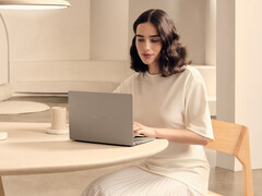 The refreshed laptop has the same 70 Wh battery. Pictured: the last-gen model. (Image source: Asus)