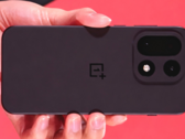 The OnePlus 15 shown at Qualcomm Summit. (Image source: Qualcomm, edited)