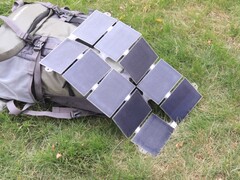 Photonera: Powerbank with integrated solar cell. (Image source: Photonera)