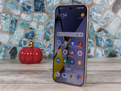 Poco F8 Pro (Image source: Daniel Schmidt)