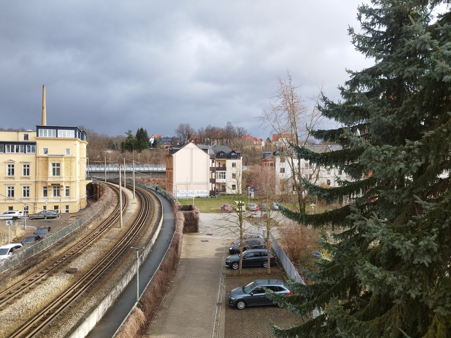 POCO X4 Pro 5G camera samples fail to impress early reviewer