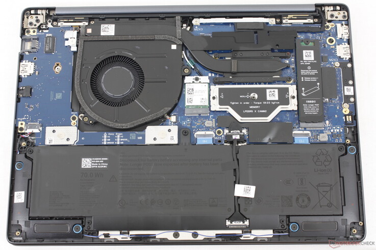 Dell Pro 5 14 motherboard. Note the LPCAMM2 slot for our test configuration
