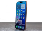An iPhone price increase due to tariffs will be passed on to the consumer. (Image source: Daniel Schmidt/Notebookcheck)