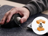 The Elecom Ist Plus trackball mouse (IT10MRS) uses 5-ball rollers with reduced friction.