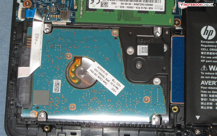 In addition, there is a 2.5-inch HDD on board.