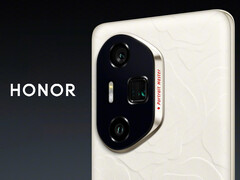 Honor 300 Ultra sports a 3.8x periscope telephoto camera on the back (Image source: Honor - edited)