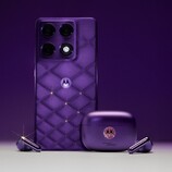 The Motorola Signature and Moto Buds 2 Plus in Pantone Violet Indigo.