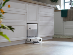 The Roborock Qrevo Master robot vacuum tops the Qrevo range. (Image source: Roborock)