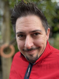 Selfie using the iPhone 16 Pro Max's portrait mode