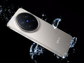 A new main camera may be one of the biggest differences between the X200 Pro and X300 Pro. Former pictured. (Image source: Vivo)