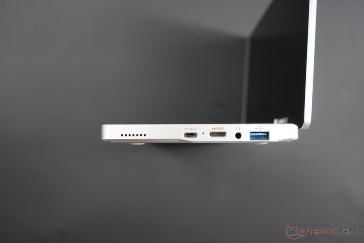 USB-C (probably Gen.1) with charging function, mini-HDMI, audio port, USB 3.0 (Type-A)