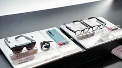 Meizu's glasses alongside more of its smart tech. (Image source: Meizu)
