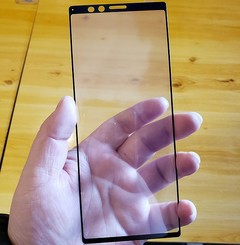 Sony Xperia XZ4 tempered film (Source: Ice universe on Twitter)