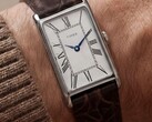 The case is polished stainless steel at 21mm wide, 36mm lug-to-lug, and 8.5mm thick, running on a standard quartz movement.