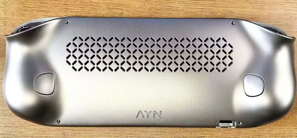 The Odin2 Portal will sport a wide fan vent to prevent thermal throttling. (Image source: via NITTRX)