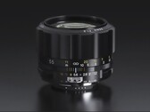 The new Voigtlander NOKTON 55 mm SLIIs lens looks like it was ripped right off a 1980s SLR camera. (Image source: Cosina)