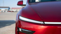 The 2026 Model Y in Ultra Red (Image source: GeekLai/Weibo)