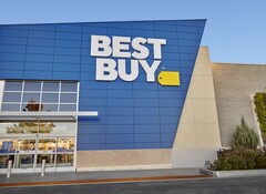 Buying films at Best Buy stores will soon no longer be possible. (Image: Best Buy)
