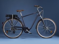 The Decathlon High Frame Electric City Bike Elops 900 is discounted in the EU. (Image source: Decathlon)