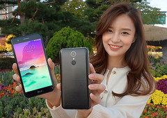 LG X401 Android smartphone with MediaTek MT6750 processor (Source: LG)