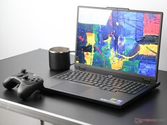 16-inch Lenovo Legion Pro 5i gaming laptop on desk (Image source: Christian Hintze)