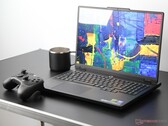 16-inch Lenovo Legion Pro 5i gaming laptop on desk (Image source: Christian Hintze)