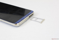 Dual nano-SIM slots w/ MicroSD