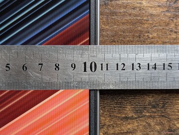 Narrow side bezels