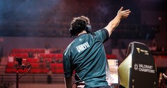 Valyn on stage at Champions Shanghai