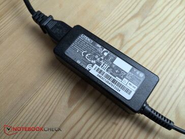 The tiny AC adapter of the Connect 15