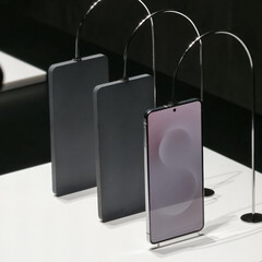 Galaxy S25 Edge colour variants have been shown off for the first time (image source: @r3dash on X)