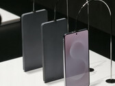 Galaxy S25 Edge colour variants have been shown off for the first time (image source: @r3dash on X)