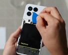 The Fairphone 6's battery is particularly easy to replace. (Image source: iFixit)